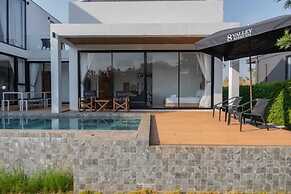 8 Valley KhaoYai