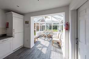 5 Bed Detached House - Sleeps 14