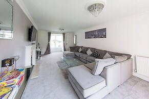 5 Bed Detached House - Sleeps 14