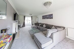 5 Bed Detached House - Sleeps 14