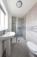 5 Bed Detached House - Sleeps 14