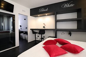 Black&white Otranto Suite