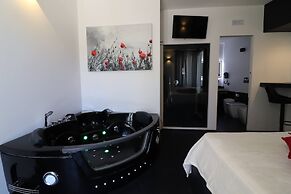 Black&white Otranto Suite