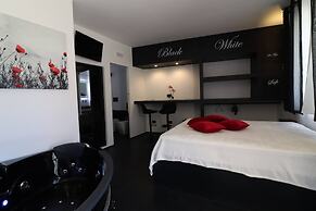 Black&white Otranto Suite
