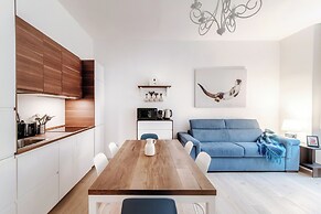 Pleasant Family Apt next to Lake Como