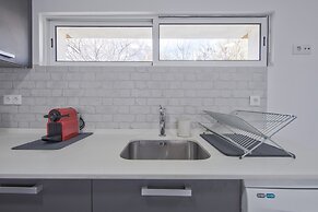 Olivais Modern by Homing