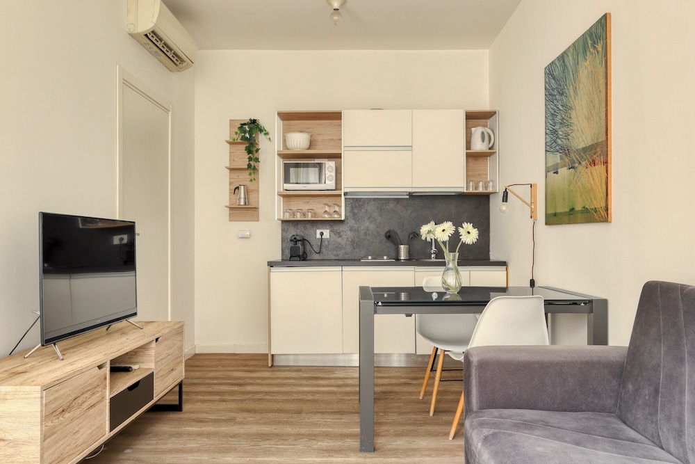 Modern Studios near the City Centre
