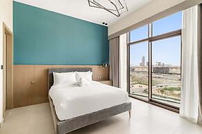 Luxurious Stay in JVC With Rooftop Pool Gym