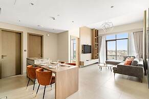 Luxurious Stay in JVC With Rooftop Pool Gym