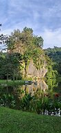 Mountain & Lake Views' Suite Cycas