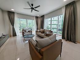 Mountain & Lake Views' Suite Cycas