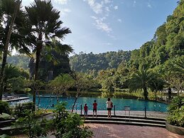 Mountain & Lake Views' Suite Cycas