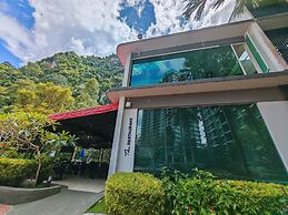 Mountain & Lake Views' Suite Cycas