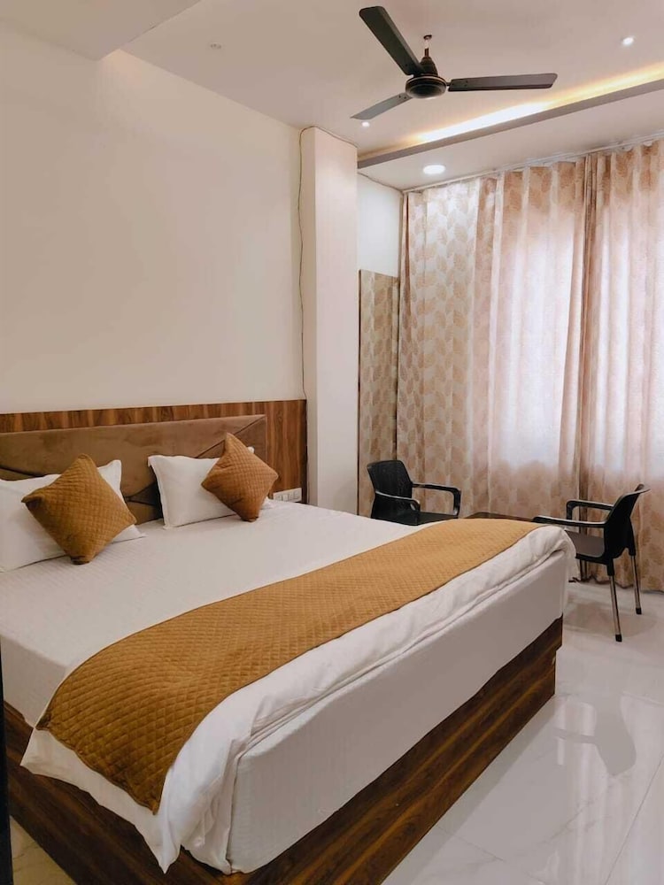 Hotel Signature