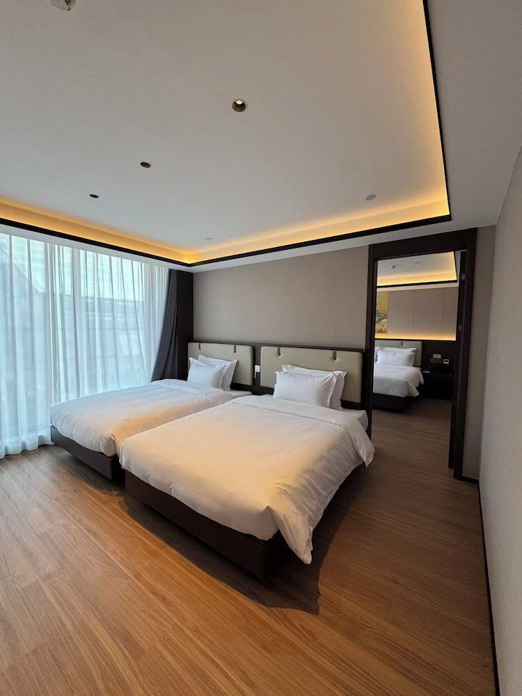 World Hotel Kaifeng Gulou Square Branch