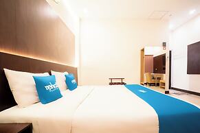 Rehat at Hotel 10 Buah Batu