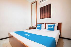 Rehat at Hotel 10 Buah Batu