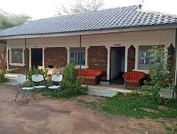 Naap Hotel & Guest House