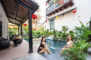 Yzistel Hoi An