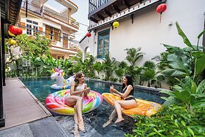 Yzistel Hoi An