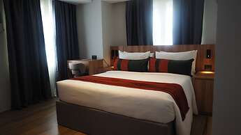 Novel Hotel Manila