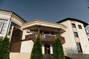 GIOWINE Hotel&Restaurant