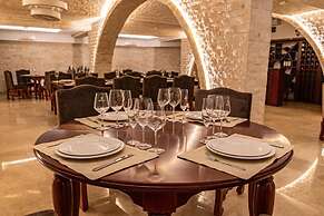 GIOWINE Hotel&Restaurant