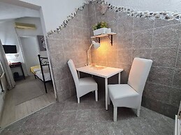 Room-angelina Apartment 3