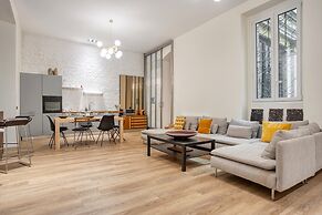 JOIVY Stylish Central Maisonette