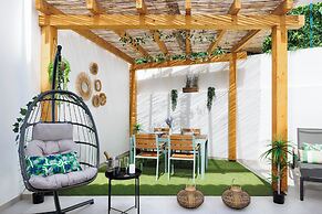 Roots Apartments