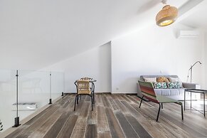 Roots Apartments