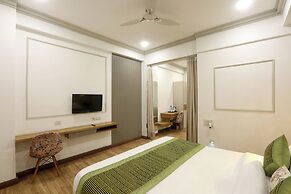 Hotel Emerald Suites & Banquet