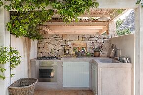 TD Trulli Vittoriani Charme and Pure Nature w Pool
