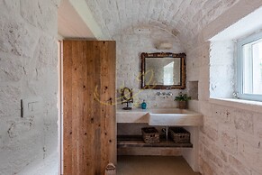 TD Trulli Vittoriani Charme and Pure Nature w Pool