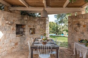 TD Trulli Vittoriani Charme and Pure Nature w Pool