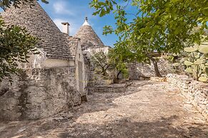 TD Trulli Vittoriani Charme and Pure Nature w Pool