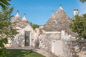 TD Trulli Vittoriani Charme and Pure Nature w Pool