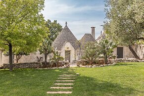 TD Trulli Vittoriani Charme and Pure Nature w Pool