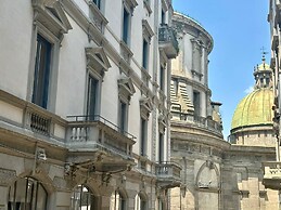 Casa Milano Classic Elegance with Balcony