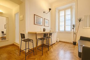Casa Milano Classic Elegance with Balcony
