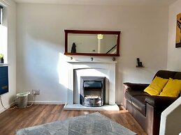 Cosy Contractors Retreat in Batley - Sleeps 3