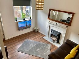 Cosy Contractors Retreat in Batley - Sleeps 3