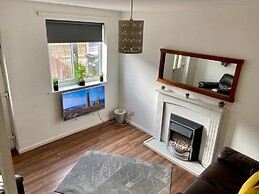 Cosy Contractors Retreat in Batley - Sleeps 3