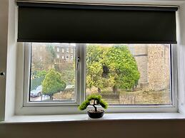 Cosy Contractors Retreat in Batley - Sleeps 3