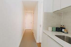 1 Bed City Studio Sleeps 3 - Wifi, Views