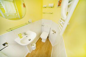 Radcliffe Guest House
