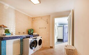 Villa Paradise-sleeps 20-pool-sea Views-pets