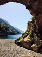 Torre Sponda - Cisterna Private Beach