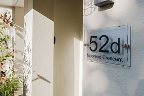Corner House - Bright 2BD in Cheltenham