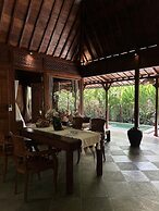 Darta Ubud Joglo Villa by EPS